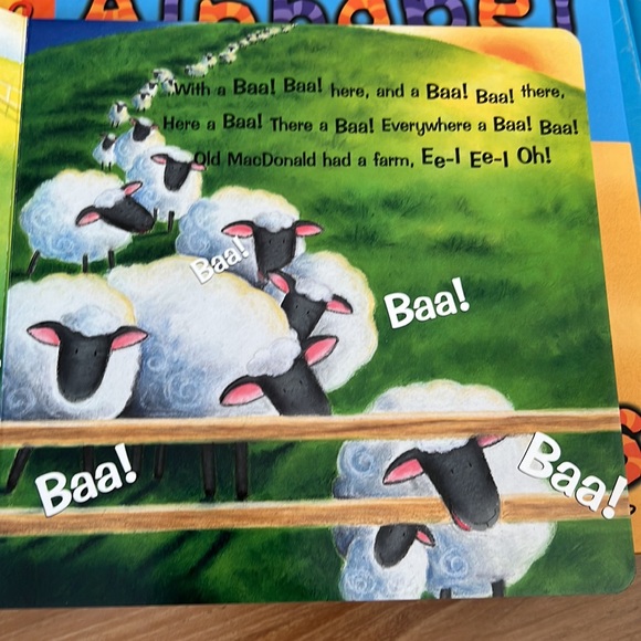 Bundle of Educational Animal Books - Picture 15 of 16